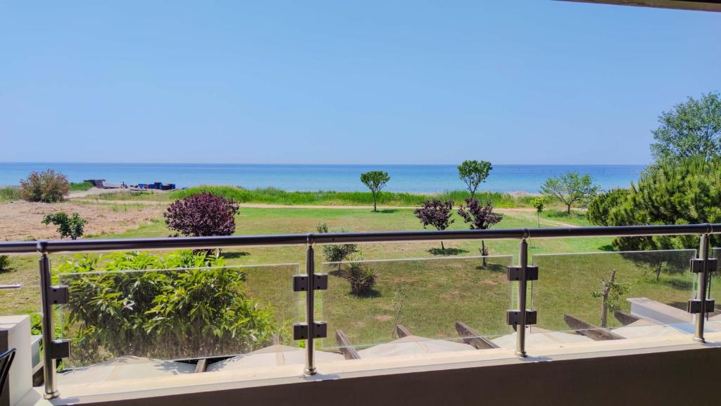 Tristan Beachfront House, Flogita