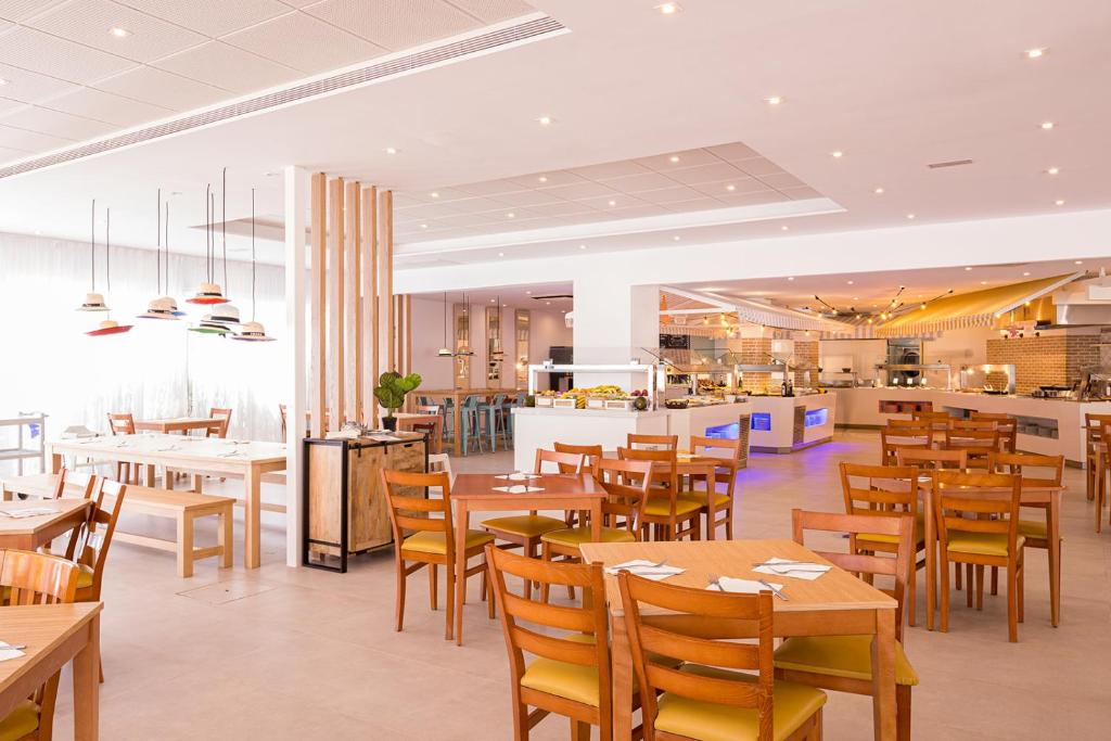 Balansat Resort — Restaurant & bars in Puerto San Miguel, Balearic Islands
