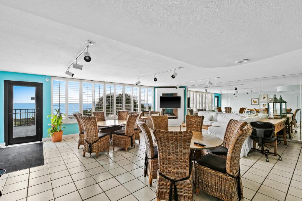 One Seagrove Place 1003 photo