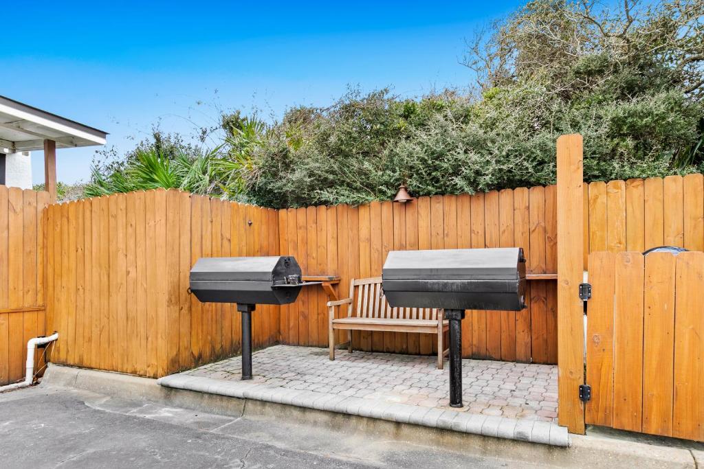 One Seagrove Place 1003 photo