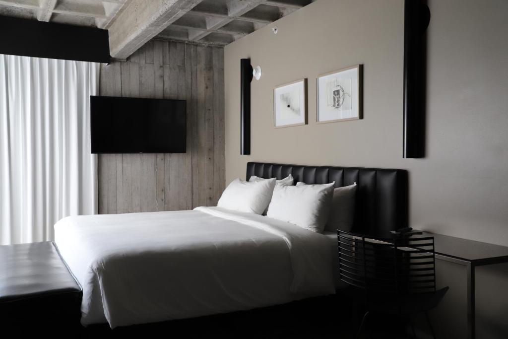 Bellwort Hotel photo