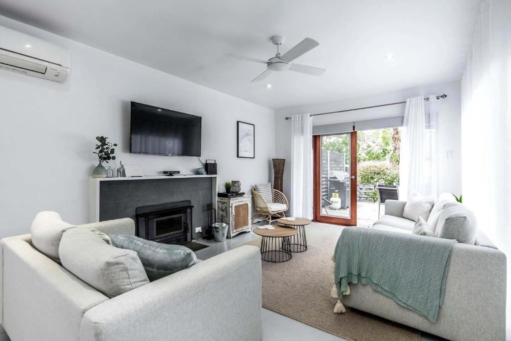 Nautilus on the Inlet, Inverloch