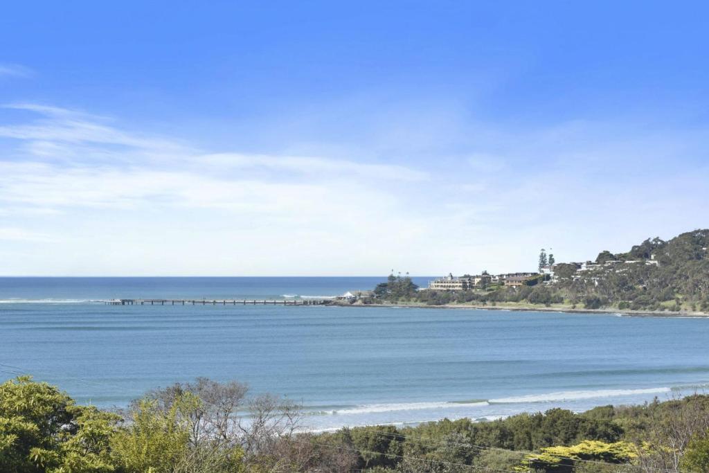 Breakers 12 - BYO Linen, Lorne