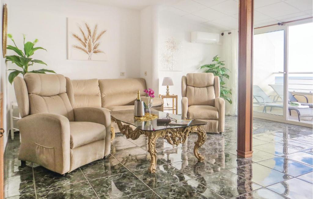 Cozy Apartment In Torrevieja - 3