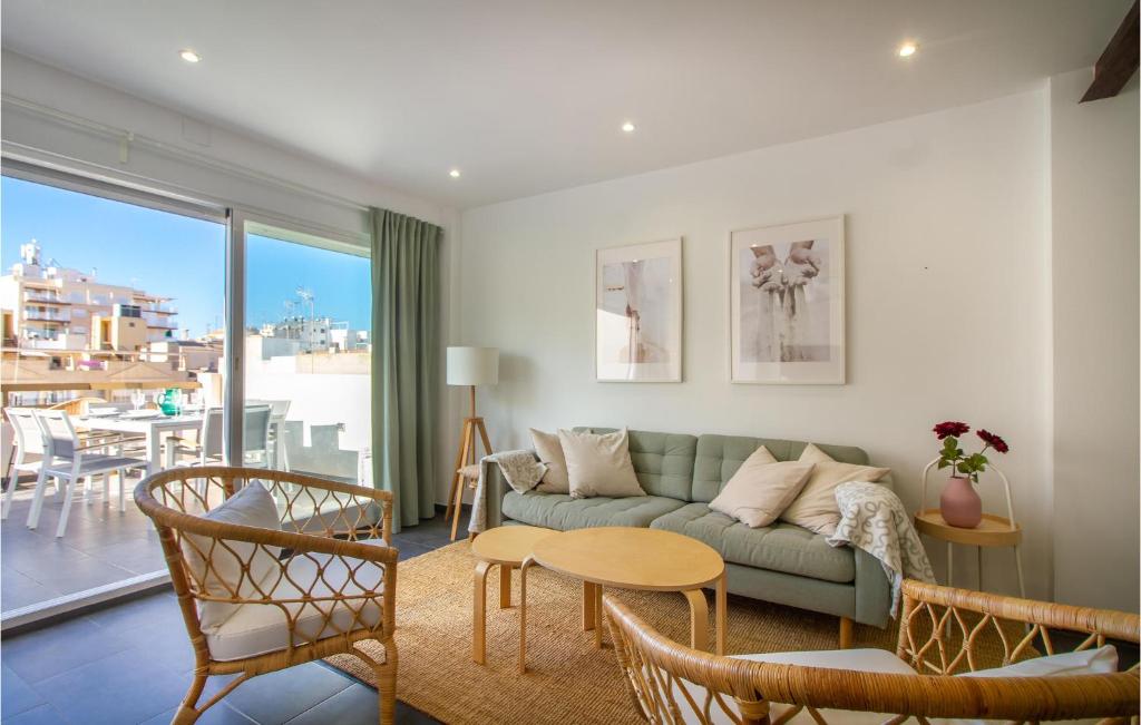 3 Bedroom Lovely Apartment In Santa Pola - 1