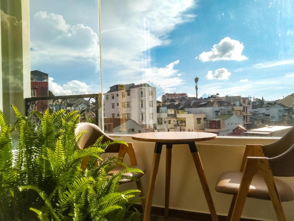 Street View Hotel & Apartment