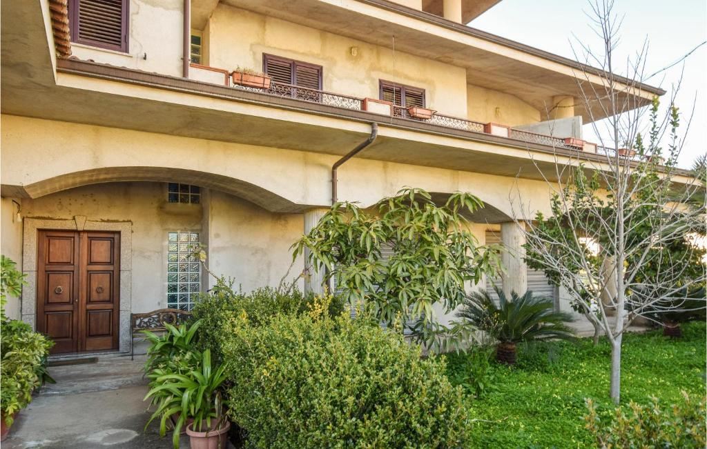 Gorgeous Apartment In Ricadi With Wifi, Ricadi