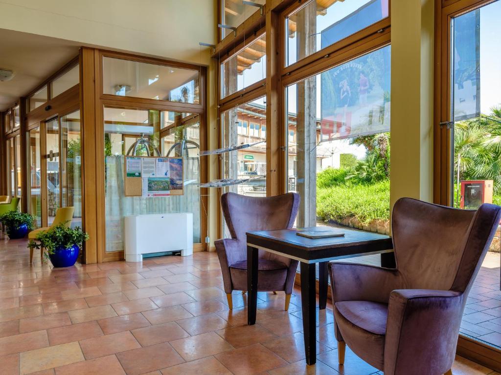 フロント・ロビー