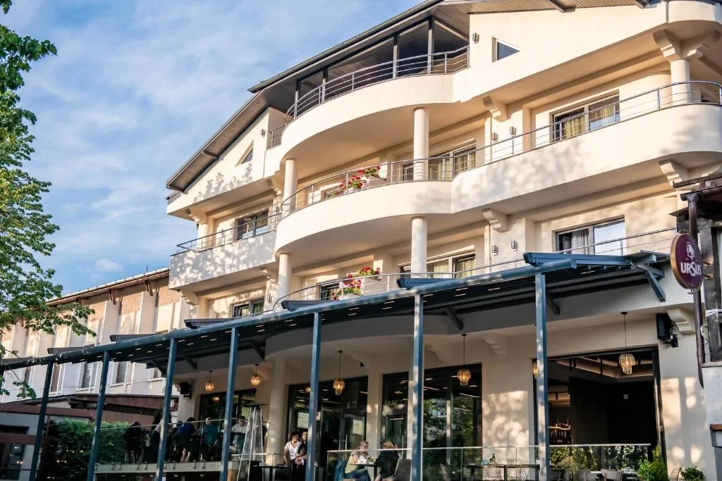 Hotel THR Center, hotel in Curtea de Argeş