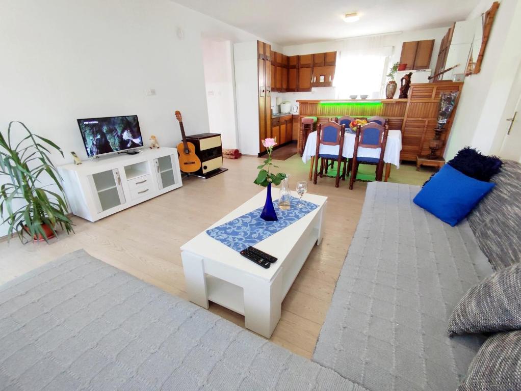 Apartments and Rooms Minex — Hotel in Trebinje