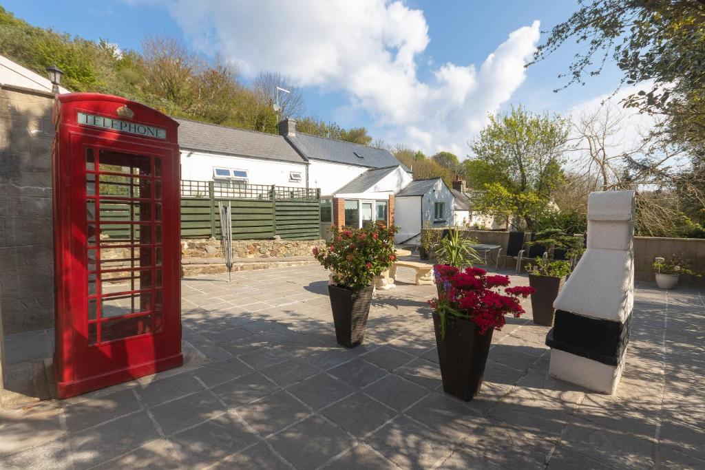 Thorn Cottage, Fishguard photo 7