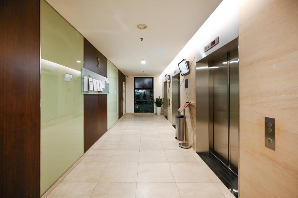 Estella Heights Saigon City View 2BR Apartment & Pool, Ho Chi Minh City photo