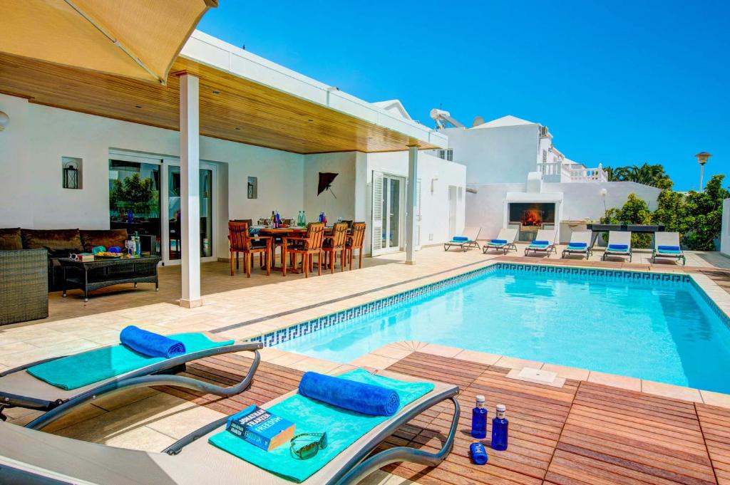 Villa Ana Maria by Villa Plus - 2