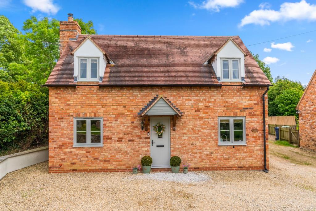 Orchard Cottage, Alderton