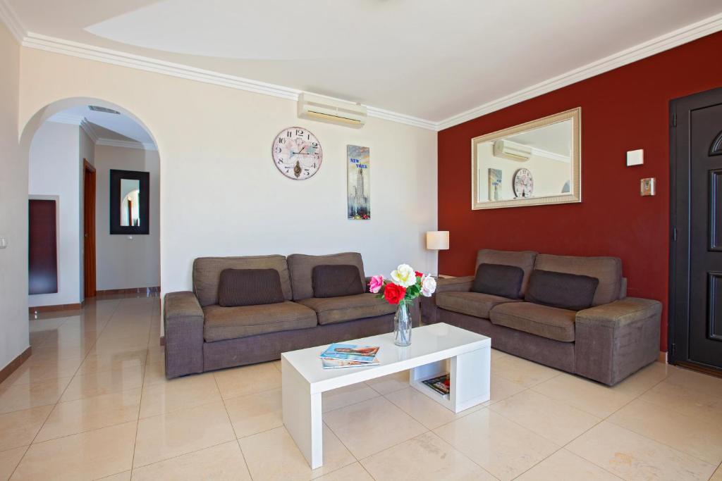 Riviera Park, central 2 bed apartment - 2