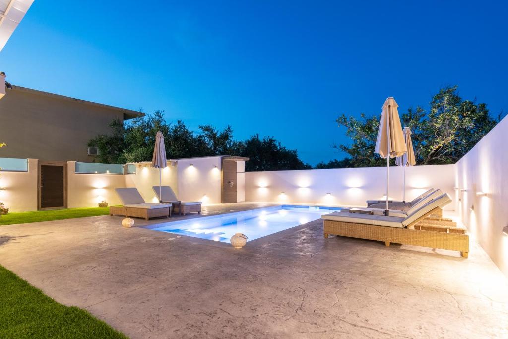 Artemis Luxury Villa photo