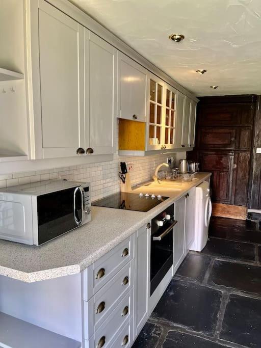 The Old Post Office, Cosy Grade II listed 2 bed apartment Windermere photo 6