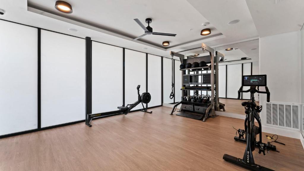 Vivant - Luxury Central Apts - Free Parking, Gym, Fast WiFi photo