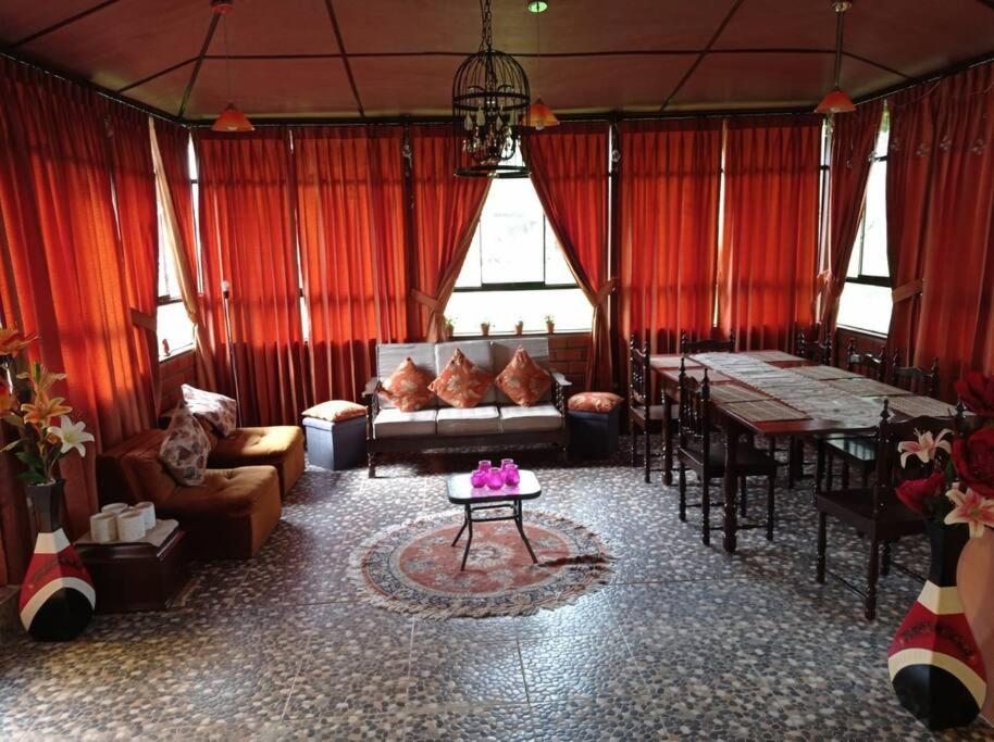 El Dorado, Agradable casa de campo, cerca a la ciudad - 2