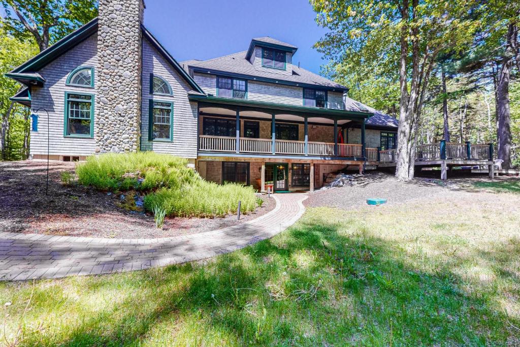 Lions Gate, Ellsworth