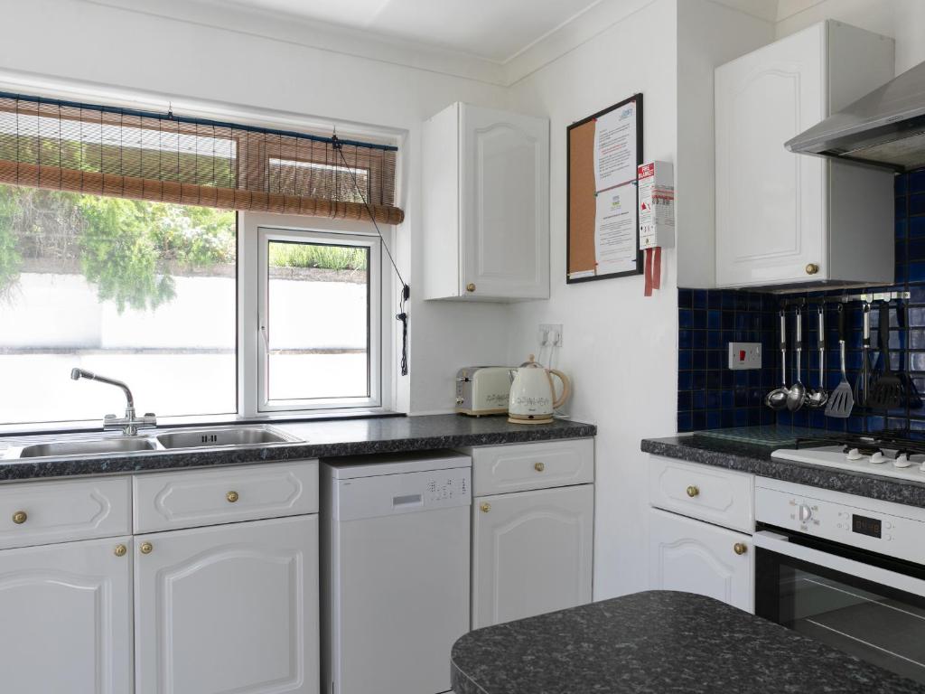 2 Rockmount, Salcombe photo 7