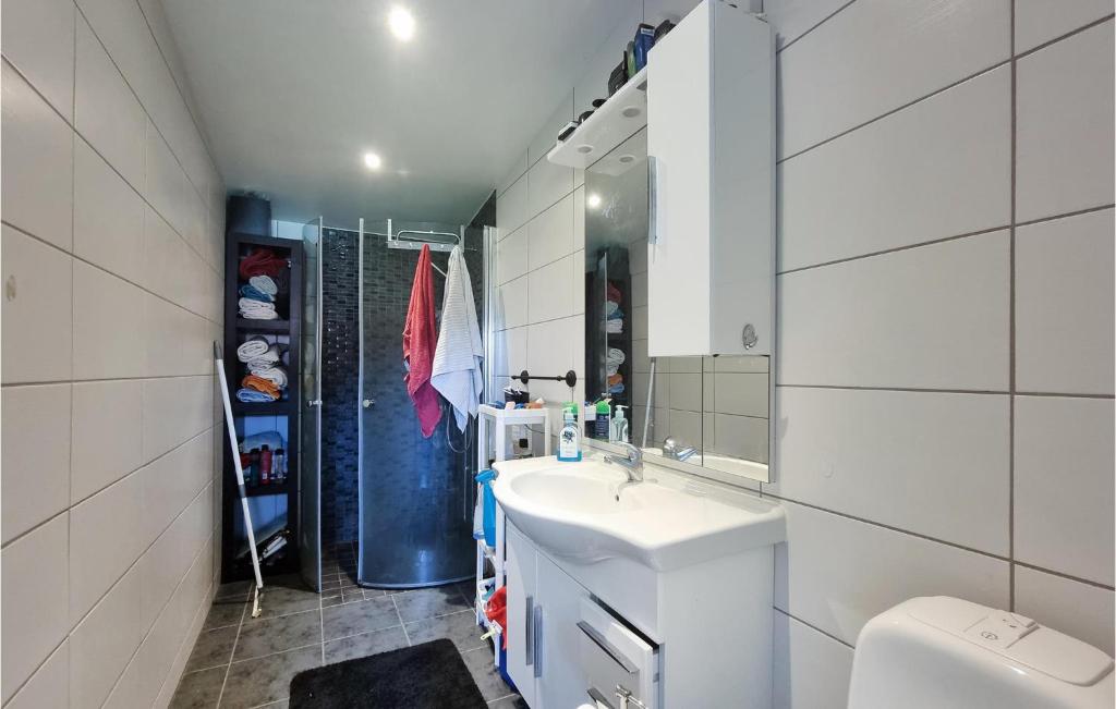 Stunning home in Goteborg with WiFi and 4 Bedrooms photo