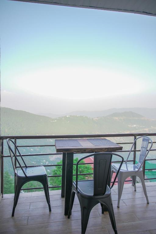 The Roomy Lodge, Murree photo