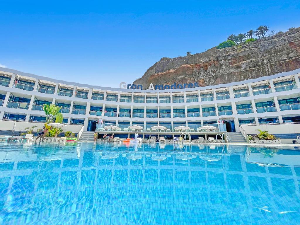 Gran Amadores — Hotel building in Puerto Rico, Canary Islands