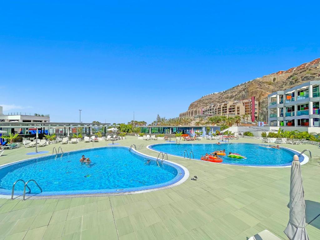 Gran Amadores — Swimming pool in Puerto Rico, Canary Islands