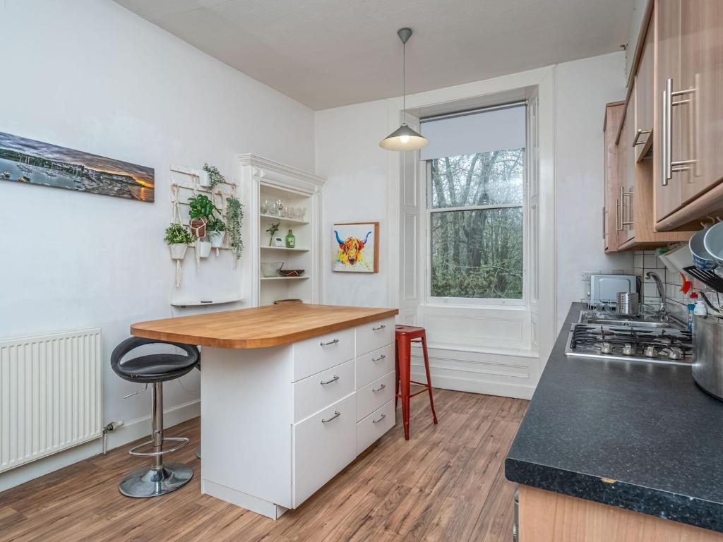 Pass the Keys Renovated 2 Beds flat near City Centre and Meadows photo