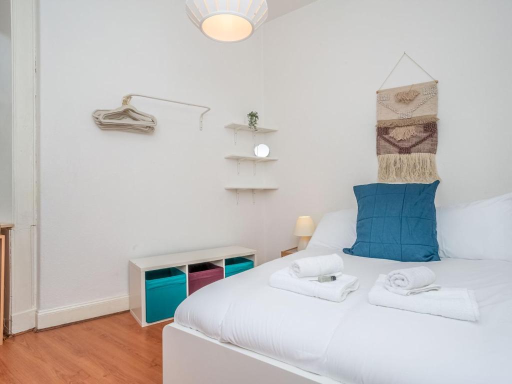 Pass the Keys Renovated 2 Beds flat near City Centre and Meadows photo