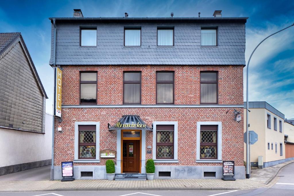 Hotel Mennicken photo