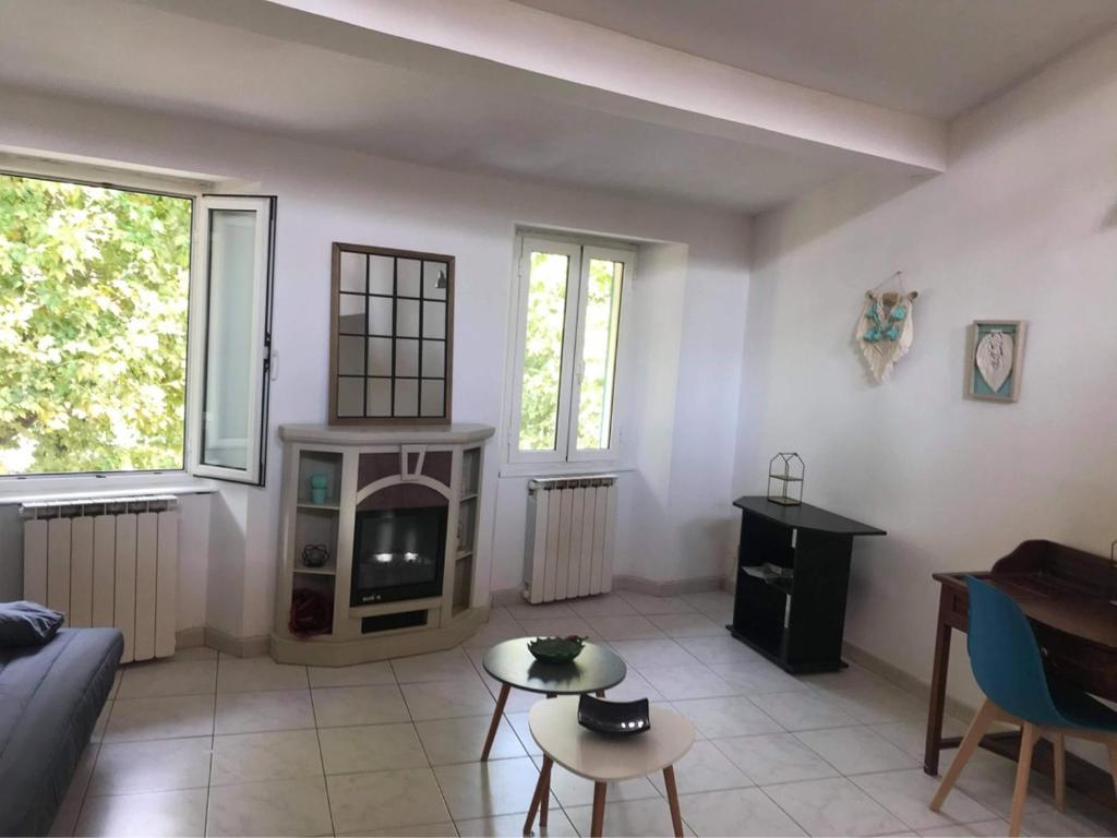 Charmant 3 pièces 3 eme etage - 4