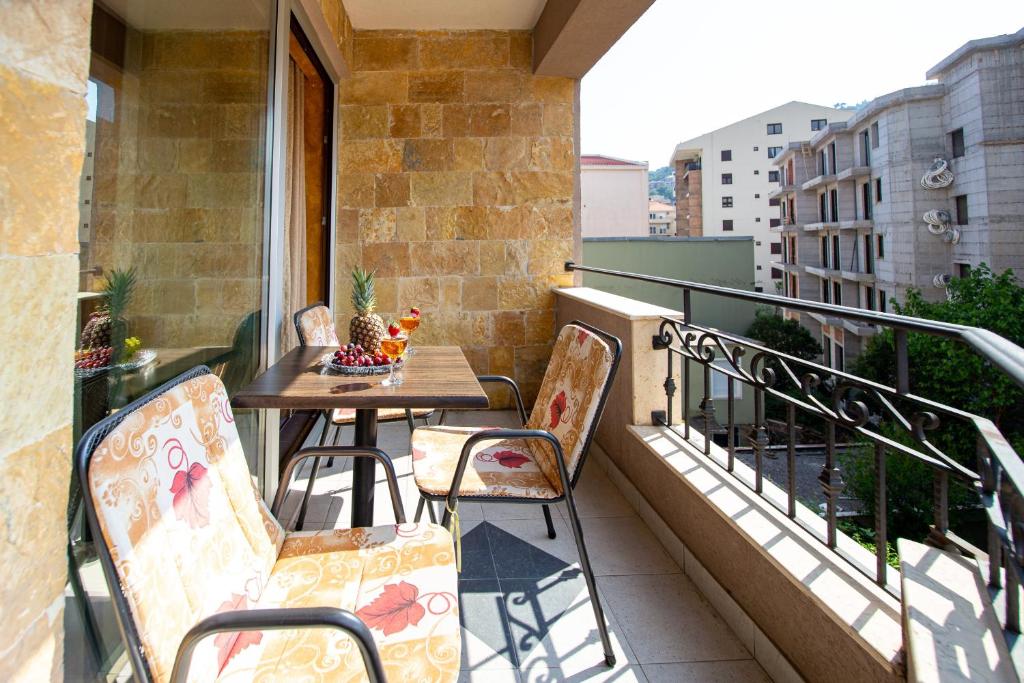 SunSea Apartments photo