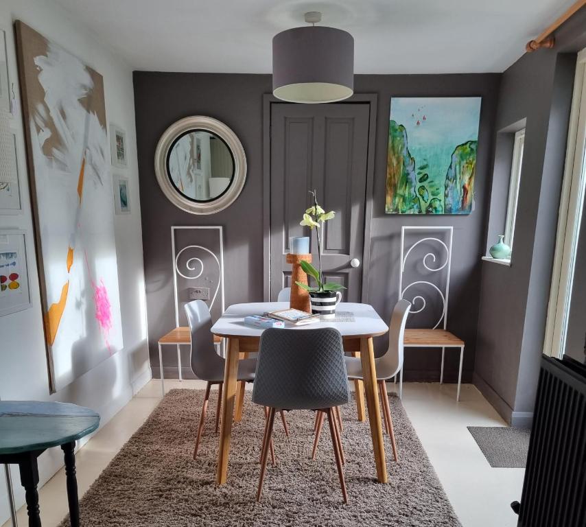 An Artist's Cottage, Fishguard