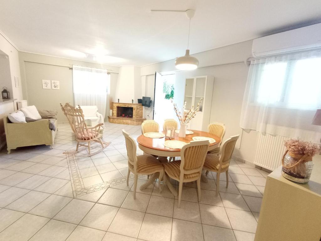 Galini apartment near sea, port and airport — Hotel in Athens