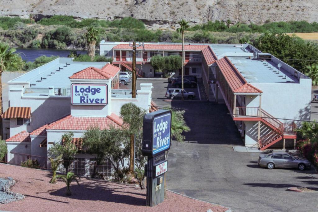lodge on the river, Bullhead City