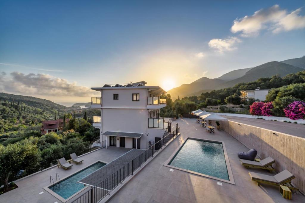 Suites of happiness — Hotel in Parga