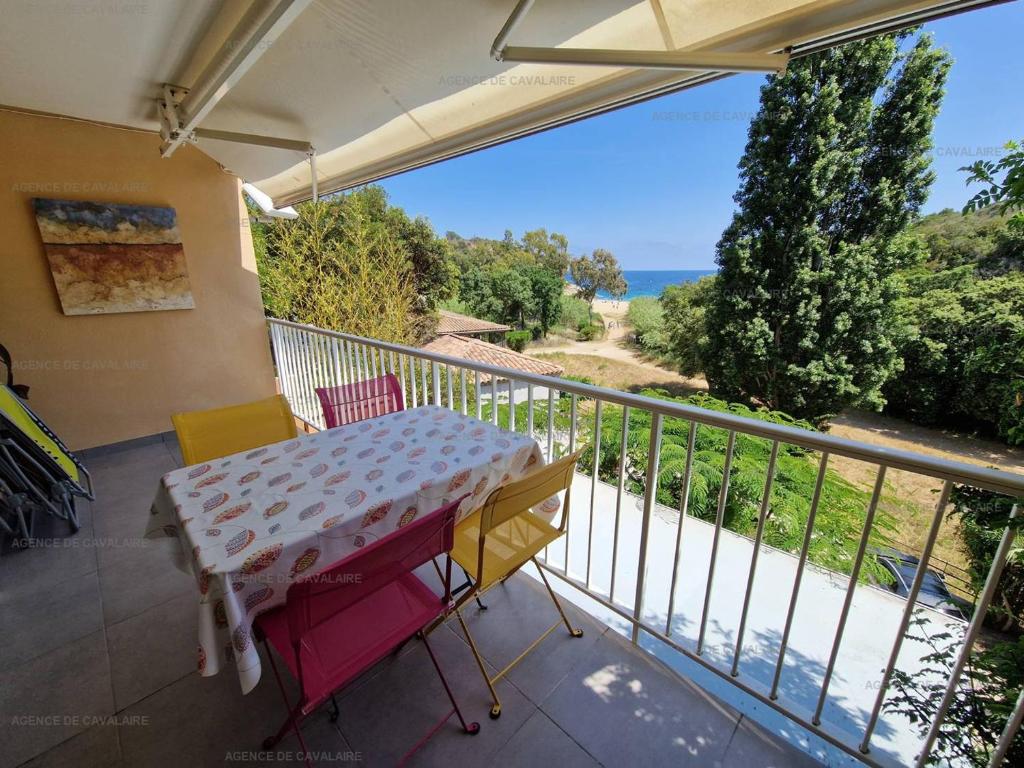 Appartement T3 à Cavalaire-sur-Mer - Terrasse vue mer et parking - FR-1-100-271 - 2