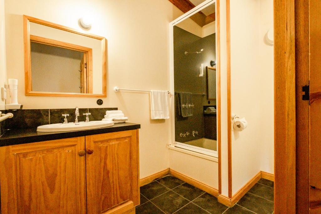 Freycinet Cottage 2 – Dolerite photo