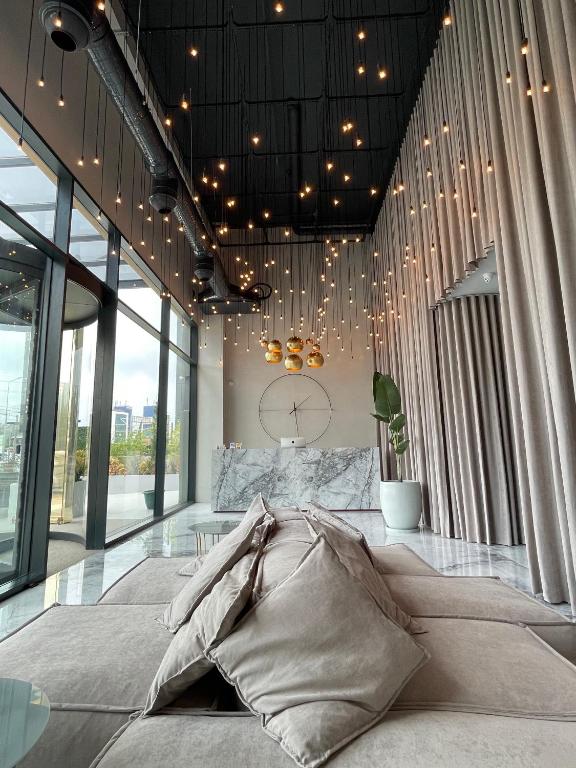 フロント・ロビー