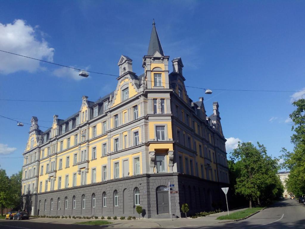 PREMIUM CLASS apartment, FREE parking, maximum 5 guests, 2 bedrooms, 3 beds, Riga