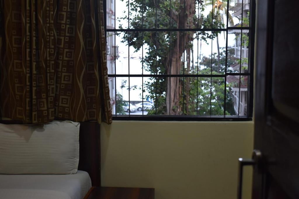 Hotel Sea View - Near Taj Hotel photo