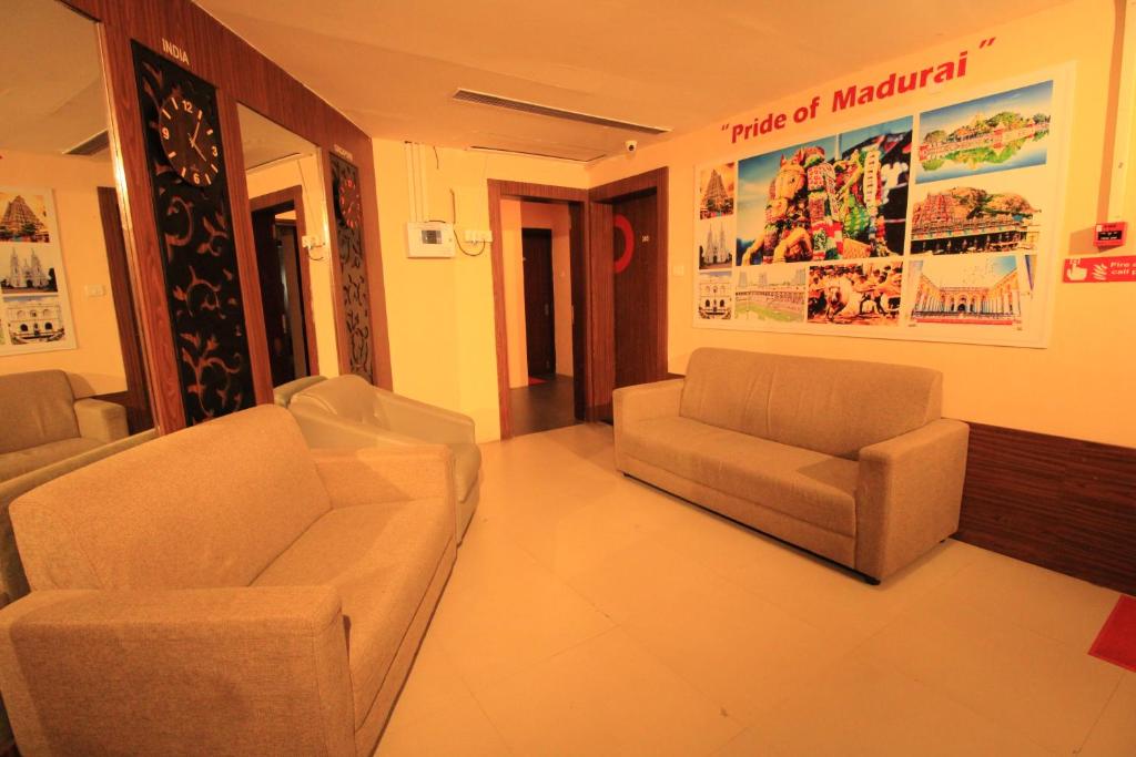 Aishwaryam Hotel photo