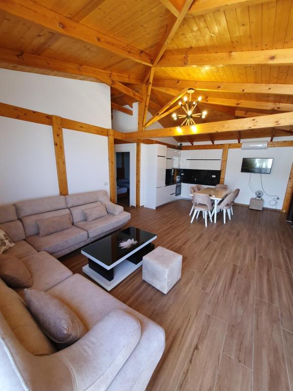 Klajdi Apartaments, Sarandë