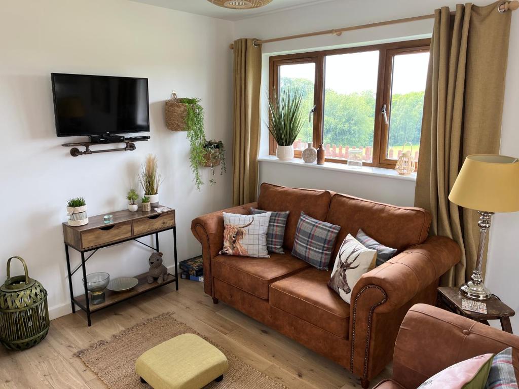 Oak Valley Lodges — Hotel in Pett