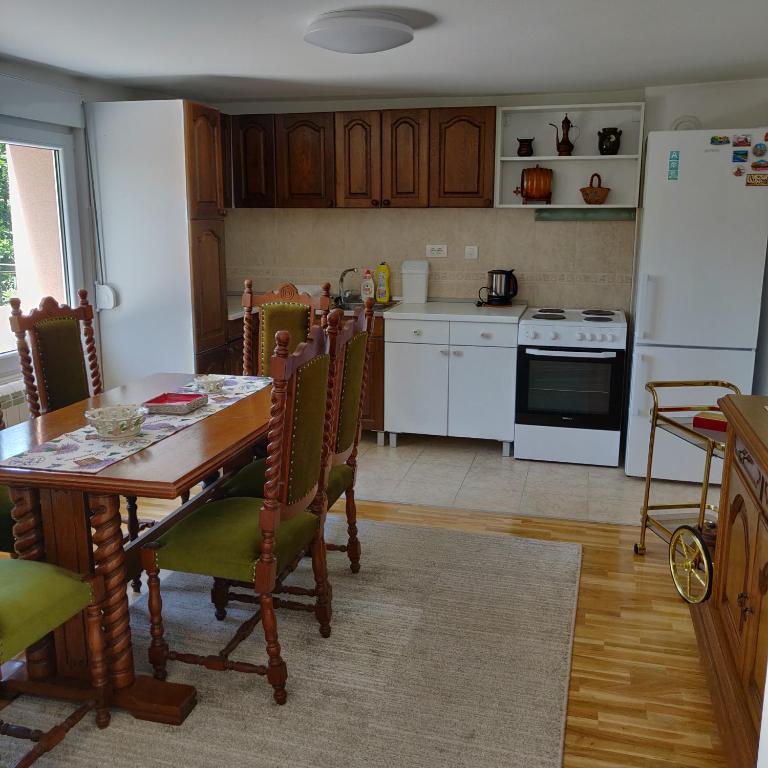 Big 70m2 apartment with free parking - 1