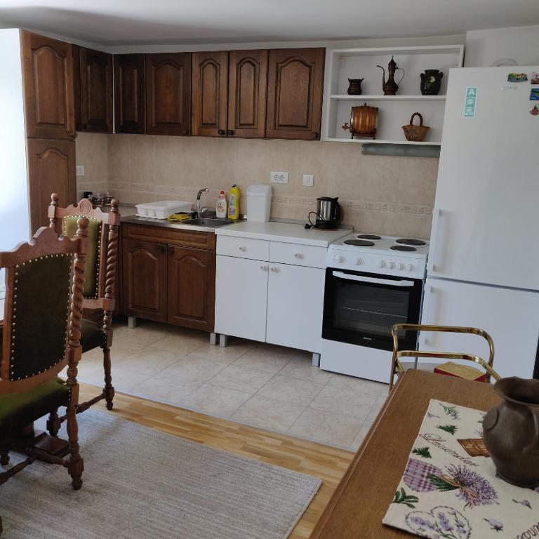 Big 70m2 apartment with free parking - 3