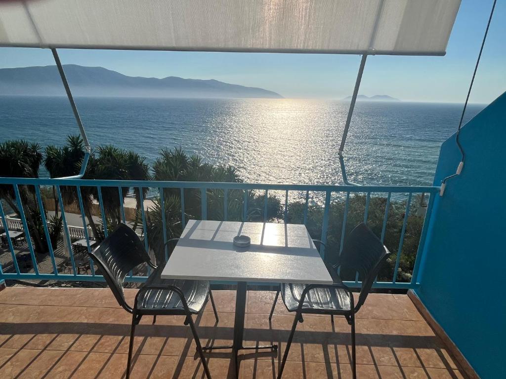 Blue Holiday Hotel photo