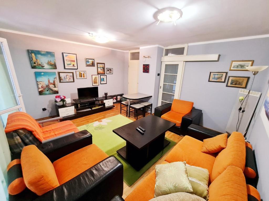 Olimp lux III, Budva